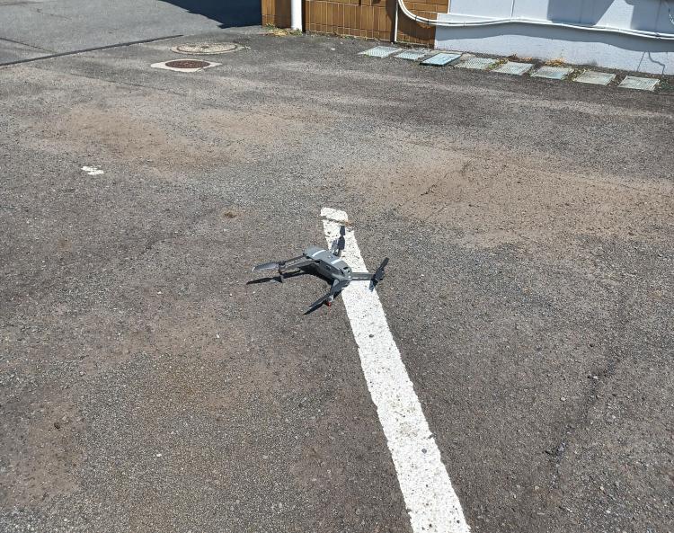 屋根診断用のドローンの写真