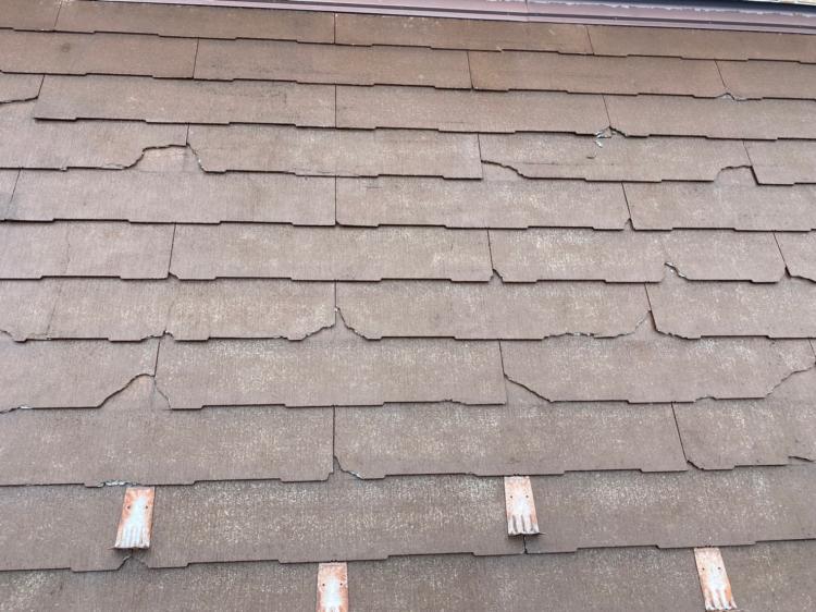 層状剥離が発生したパミールの屋根